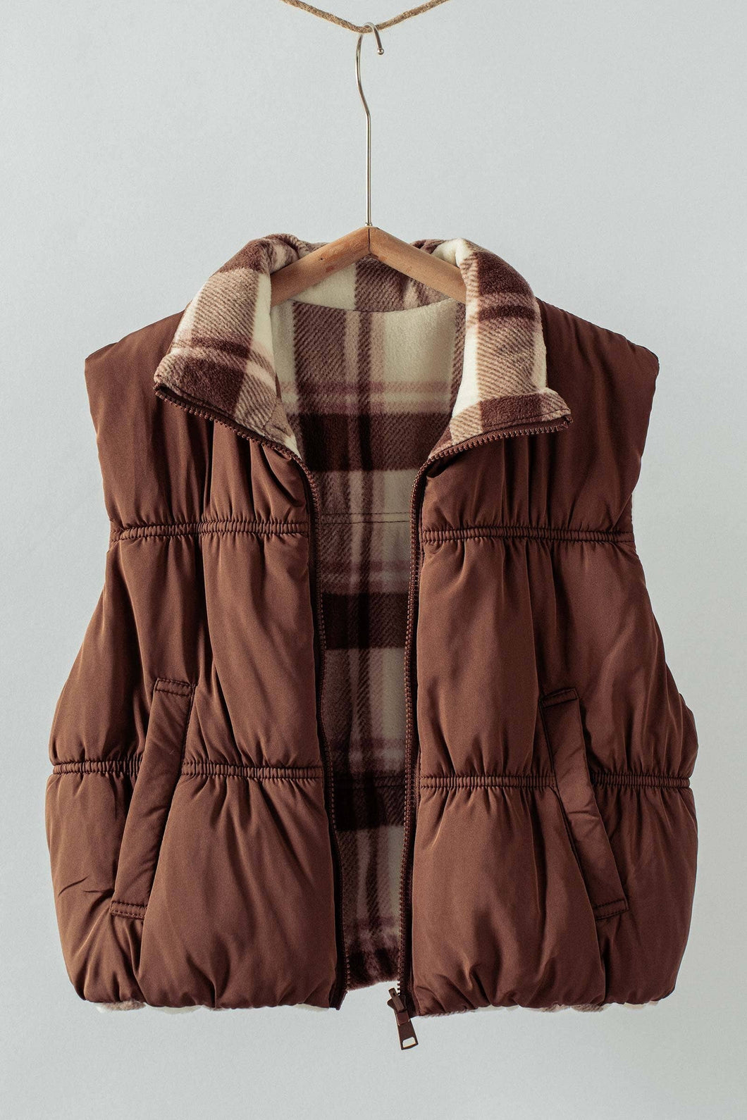 Mocha Reversible Cropped Puffer Urban Daizy Vest