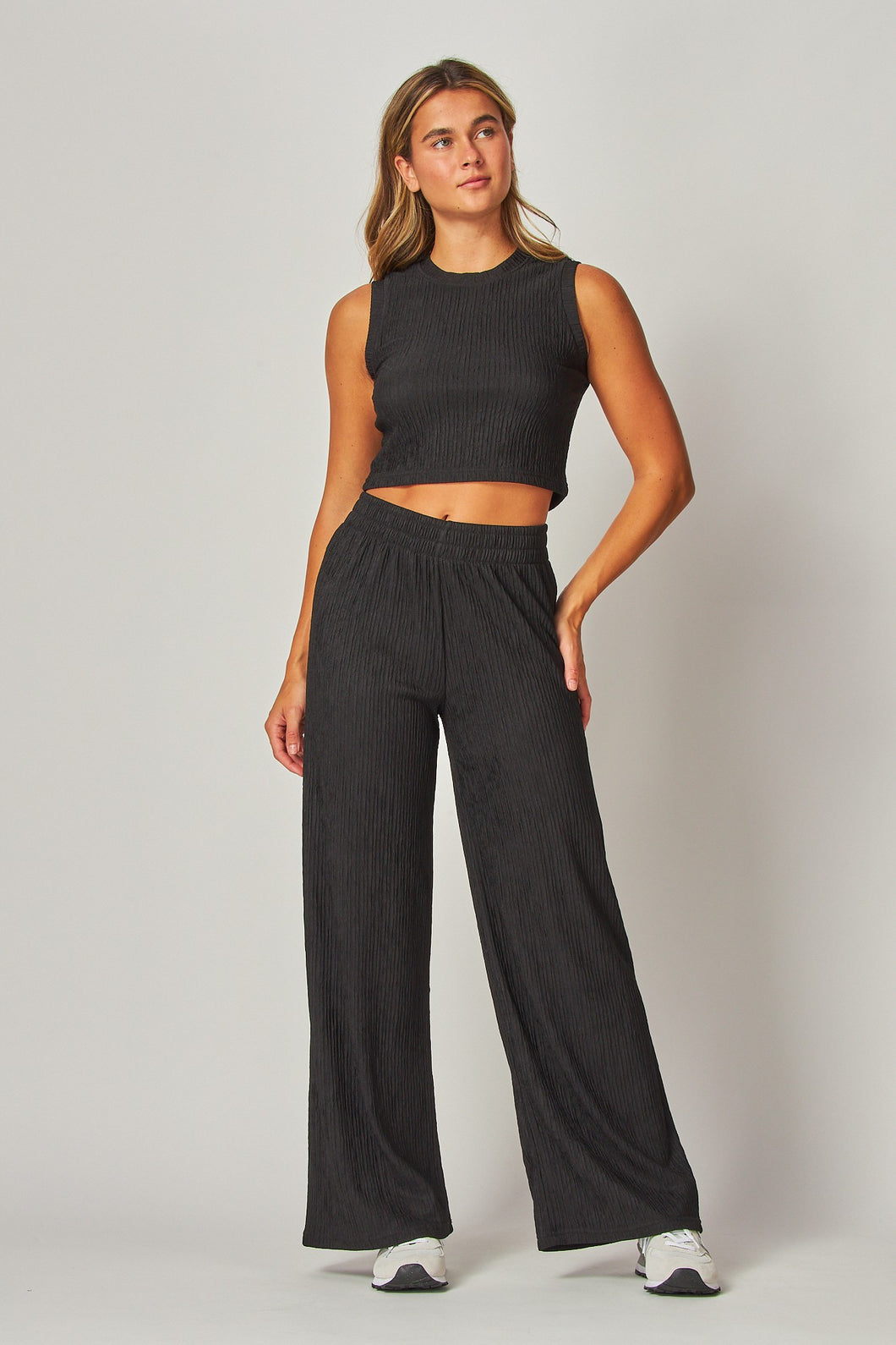 Black Crinkle Cropped Top & Lounge Pants Set 3/31/25 9607