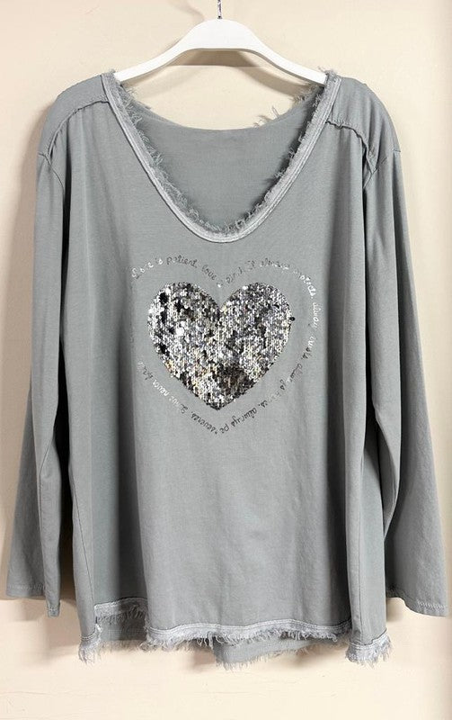 Grey Sequin Heart Patch Venti T Shirt 7/27/23 6702