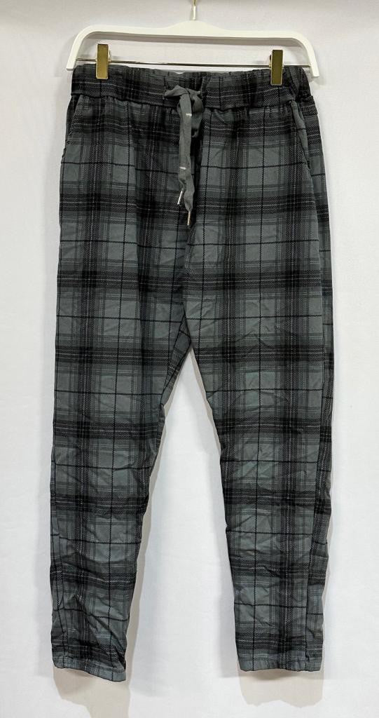 Grey Plaid Venti Crinkle Joggers 9/14/23 7082
