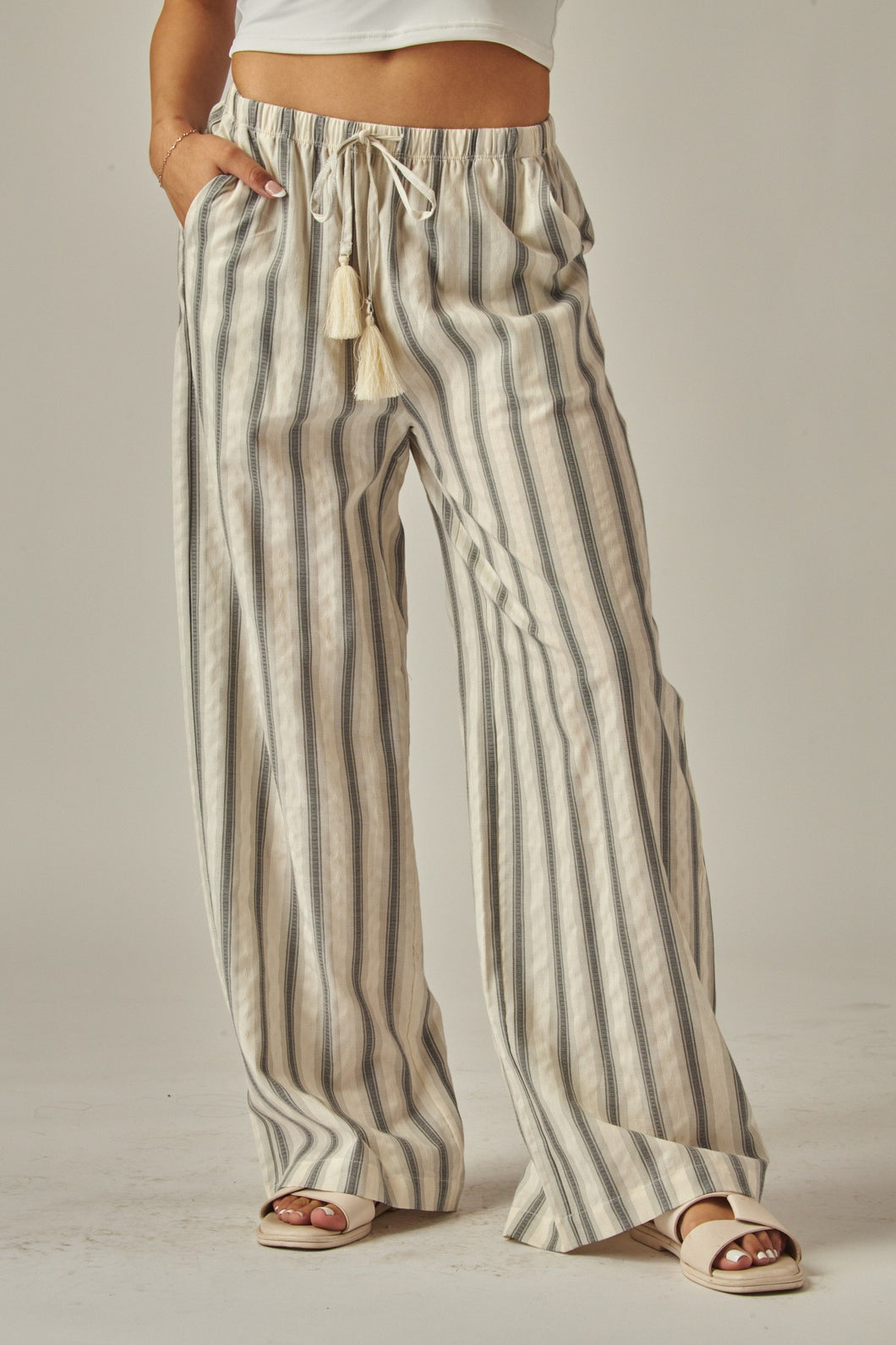 Grey Striped Relaxed Wide Leg Linen Pants 3/4/25 9664