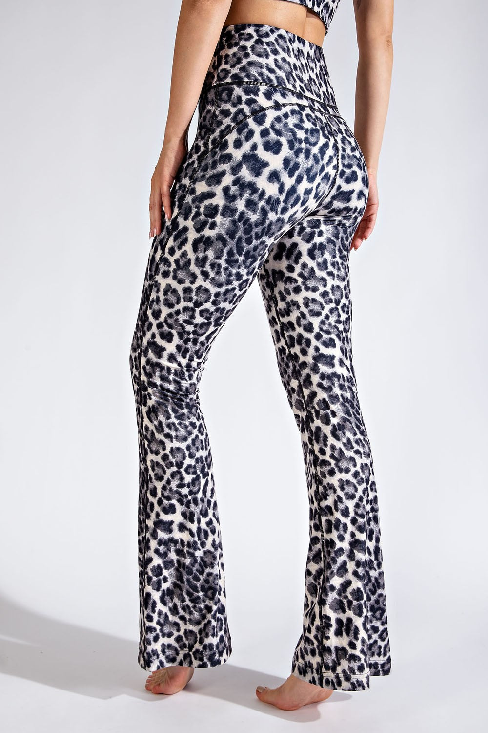 Black Leopard Print Flared Rae Mode Yoga Pants 5/8/23 6211