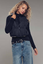 Black Reversible Cropped Puffer Urban Daizy Vest