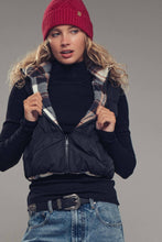 Black Reversible Cropped Puffer Urban Daizy Vest