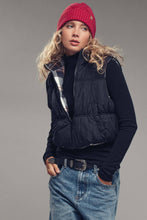 Black Reversible Cropped Puffer Urban Daizy Vest
