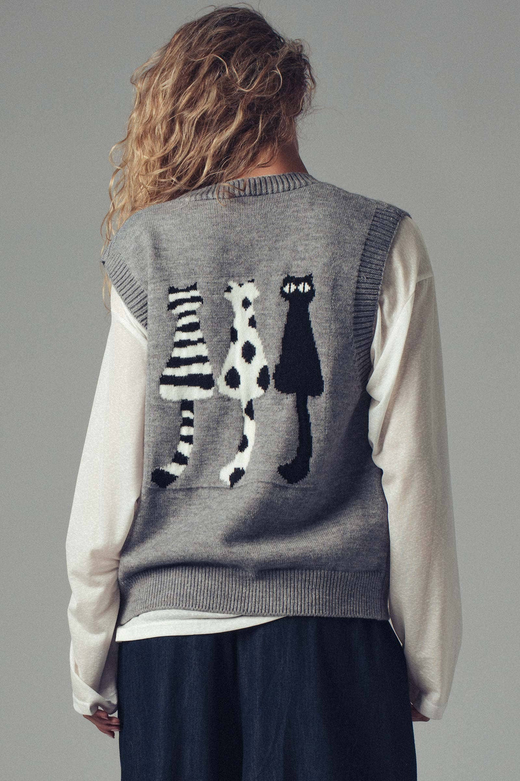 Grey Cat Print Knit Sweater Urban Daizy Vest