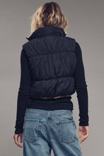 Black Reversible Cropped Puffer Urban Daizy Vest