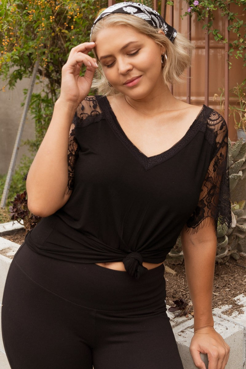 Black Plus Lace Scallop Raglan Sleeve Knit POL Top 12/6/22 4920