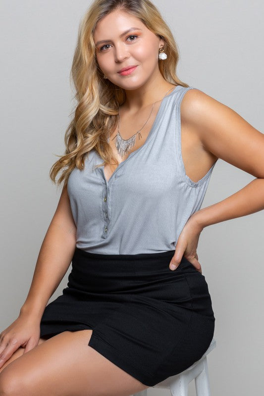 Dove Grey Plus SLeeveless V Neck Knit POL Top 12/6/22 4925