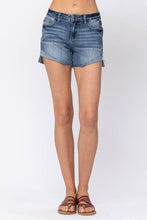 Medium Mid-Rise Half Cuffed Judy Blue Shorts
