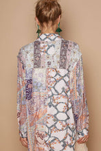 Long sleeve roomy fit shirt in printed woven top: Green Multi