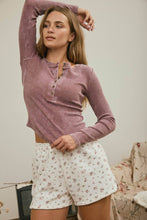 WASHED LONG SLEEVE RIBBED HENLEY KNIT TOP: LIGHT OLIVE