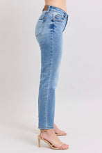 Medium Cellphone Pocket Vintage Wash Slim Fit Judy Blue Jeans