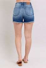 Medium V-Front Shorts w Shield Pockets