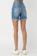 Medium High Rise Mid Thigh Distressed Risen Shorts 6/20/23 6488