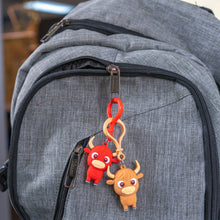 HIGHLAND COW BACKPACK BUDDY KEYCHAIN     24/TB