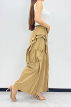 X9932CP Ruffle Cargo Wide-Leg Pants: BLACK / M