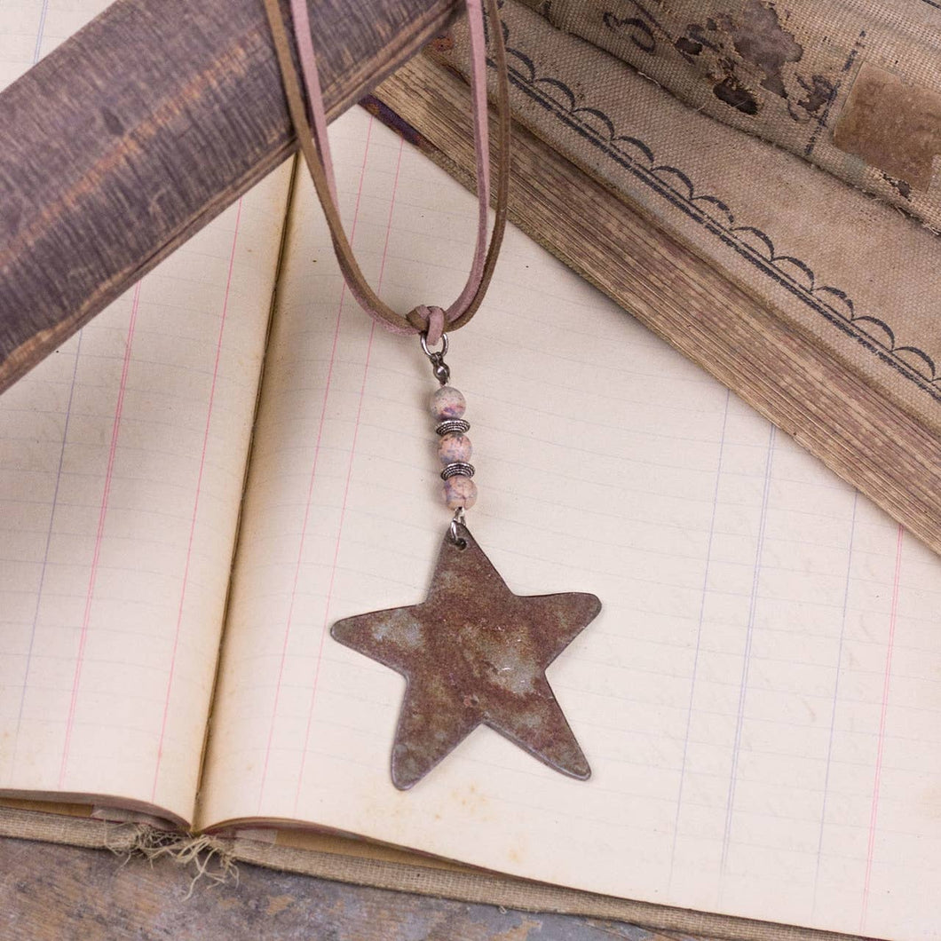 Light Wide Star Necklace