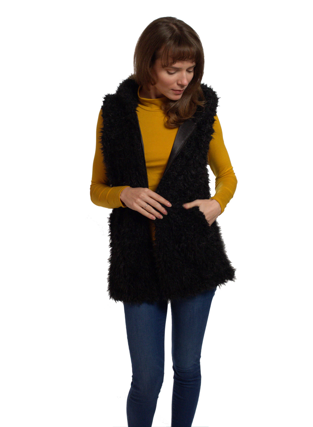 Black Faux Fur Hooded Vest 11/20/23 7600