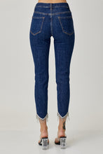 Dark Risen Plus Embellished Mid Rise Crop Skinny Risen Capris 7/6/23 6578