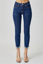 Dark Risen Plus Embellished Mid Rise Crop Skinny Risen Capris 7/6/23 6578