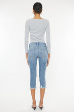Medium Mid Rise Kancan Capris 5/1/23 6123