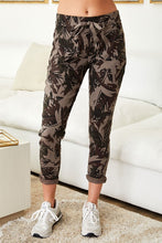 Mocha Palm Print Drawstring Venti Crinkle Joggers 7/7/23 6621