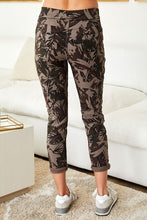 Mocha Palm Print Drawstring Venti Crinkle Joggers 7/7/23 6621