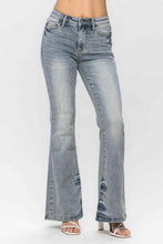 Medium Mid Rise Tinted Pin Tack Detail Flare Judy Blue Jeans 9/27/23 6912