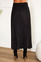 Black Corduroy Pleated Venti Skirt 10/25/23 7300