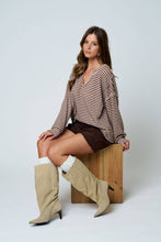 STRIPE SPLIT NECK LONG SLEEVE SEAM DETAIL KNIT TOP: BROWN