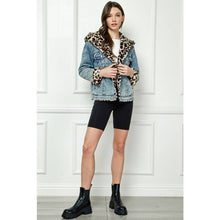 Med Wash Denim Leopard Fur Hoodie Revesible Veveret Jacket