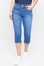 Medium Missy 2 Button Slim Stretch Capri Jeans