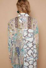 Long sleeve roomy fit shirt in printed woven top: Green Multi