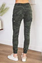 Army Green Camo Cargo Venti Pants 12/27/23 7612