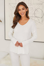 Ivory Ribbed Long Sleeve V Neck Lightweight Knit Venti Top 2/27/24 8072