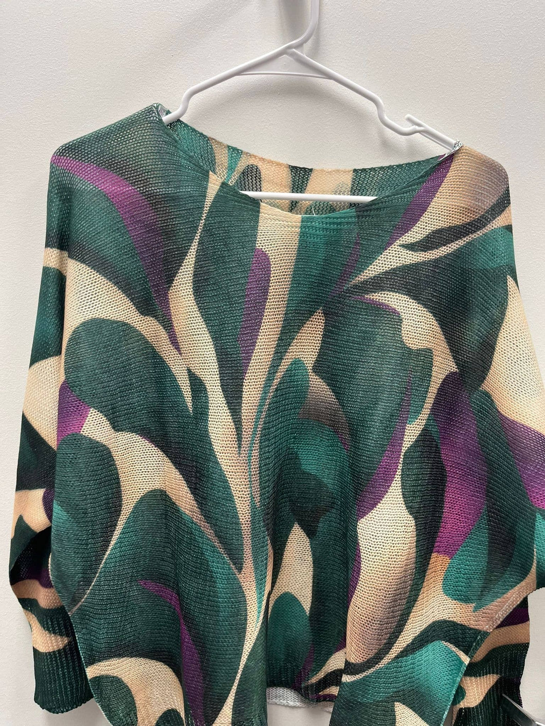 Green Abstract Round Knit Sweater 8/20/25 1126