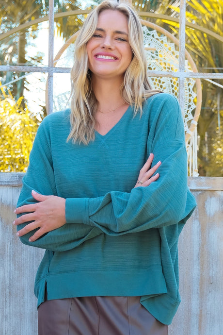 Teal Casual Knit Top with Raw Edge 8/19/25 1099
