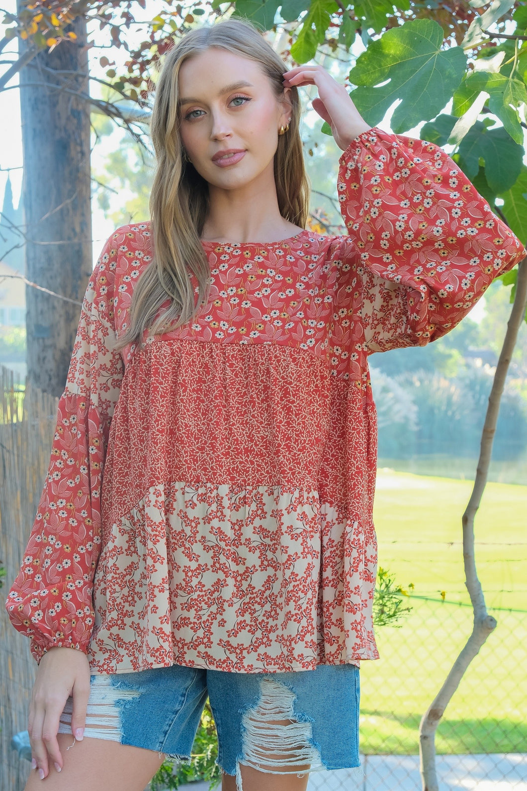 Red Floral Bubble Sleeve Top 8/19/25 1121