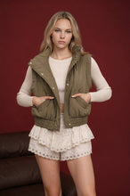 CROPPED MOCK NECK SNAP PUFFER VEST: CHOCOLATE BROWN