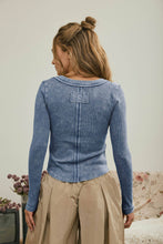 WASHED LONG SLEEVE RIBBED HENLEY KNIT TOP: LIGHT OLIVE