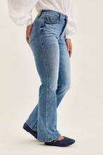 Medium High Waist T.C. DAISY Bootcut Judy Blue Jeans