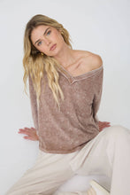 WASHED INVERTED SEAM DETAIL LONG SLEEVE KNIT TOP: MOCHA