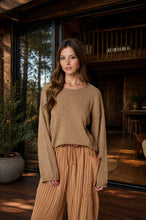 TEXTURED RAW EDGE LONG SLEEVE KNIT SWEATER: OXBLOOD