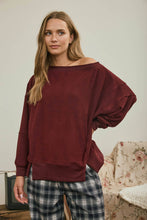 TIERED SLEEVE BOAT NECK EXPOSED SEAM KNIT TOP: DARK BROWN