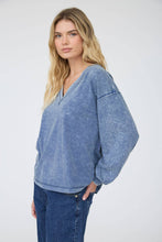 WASHED INVERTED SEAM DETAIL LONG SLEEVE KNIT TOP: EGGPLANT