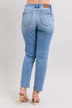 Medium Cellphone Pocket Vintage Wash Slim Fit Judy Blue Jeans