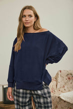 TIERED SLEEVE BOAT NECK EXPOSED SEAM KNIT TOP: DARK BROWN