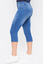 Medium Missy 2 Button Slim Stretch Capri Jeans