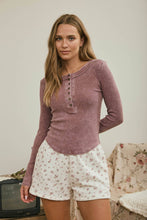 WASHED LONG SLEEVE RIBBED HENLEY KNIT TOP: LIGHT OLIVE